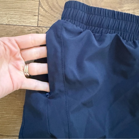 Lululemon Running Shorts Navy 2.5” Lined Zip Pockets Women’s XS 2 - Picture 2 of 5